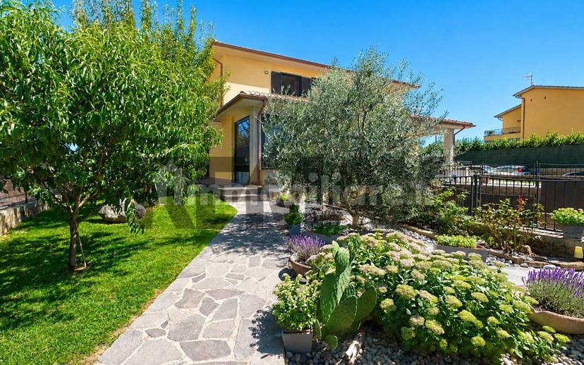 Villa bifamiliare Strada Montecchio Scomparti 54, Capodimonte — foto 19 di 50