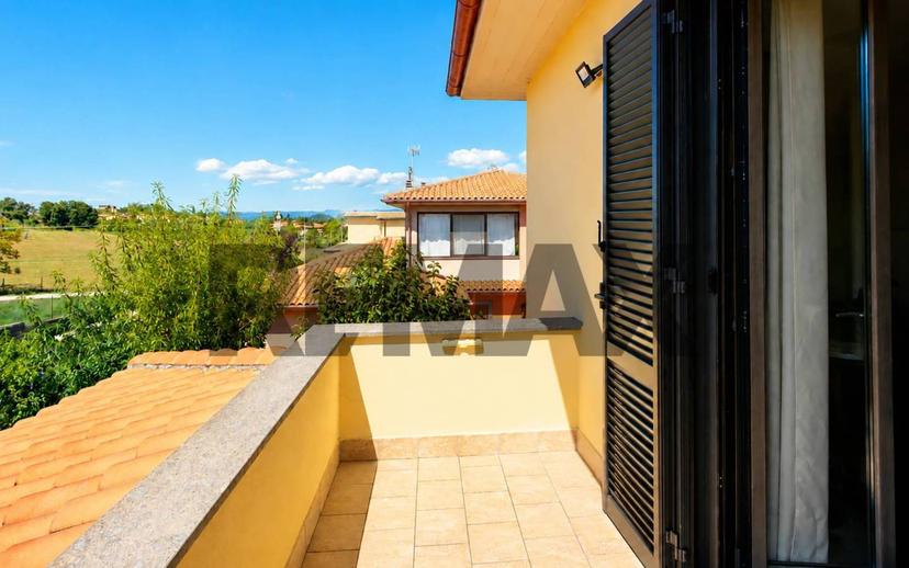 Villa bifamiliare Strada Montecchio Scomparti 54, Capodimonte — foto 14 di 50