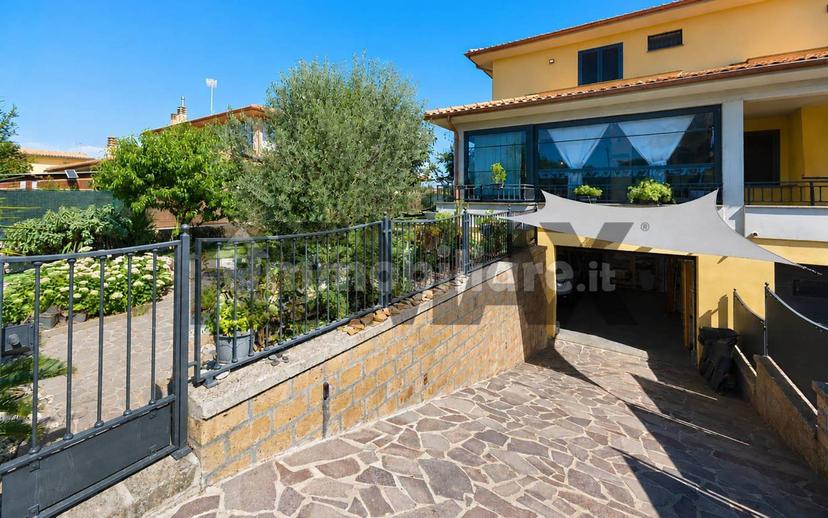 Villa bifamiliare Strada Montecchio Scomparti 54, Capodimonte — foto 24 di 50