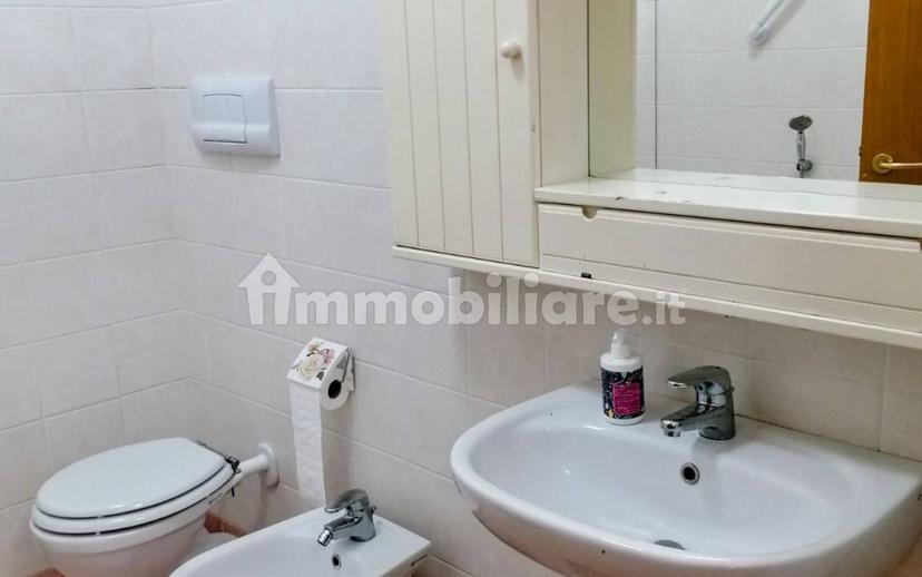 Bilocale via Giovanni Reich 102, Centro, Torre Boldone — foto 9 di 17
