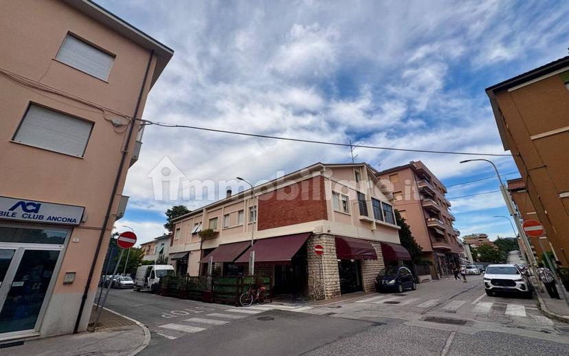 Appartamento via Petruio 10, Centro, Fabriano — foto 4 di 34