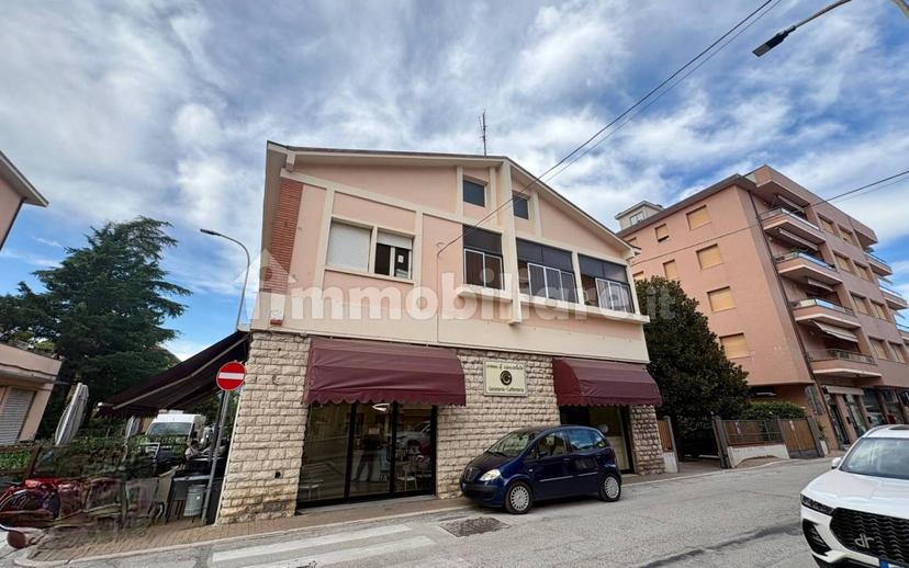 Appartamento via Petruio 10, Centro, Fabriano — foto 5 di 34