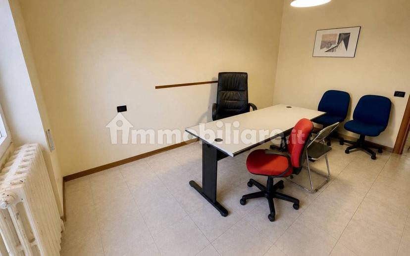 Appartamento via Petruio 10, Centro, Fabriano — foto 8 di 34