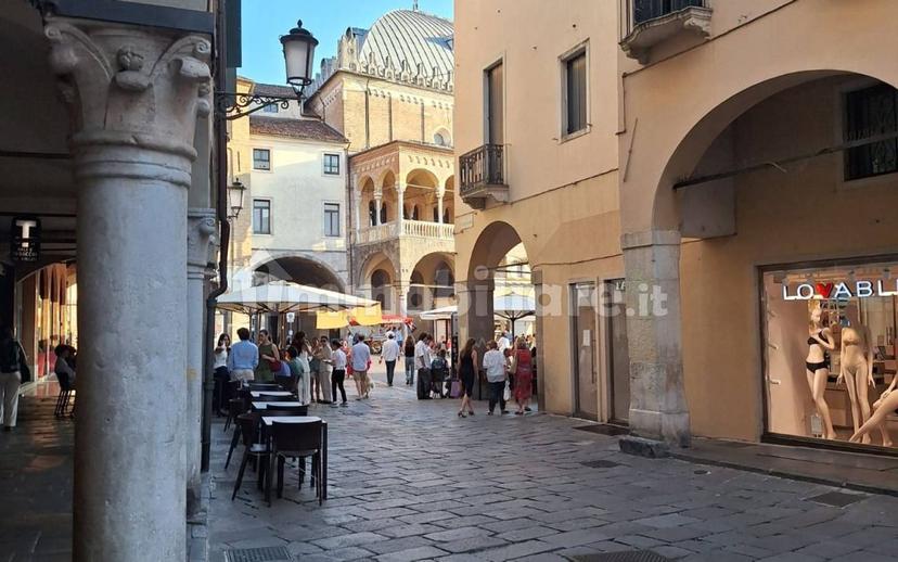 Stanza doppia piazza dei Frutti, Padova — foto 12 di 16