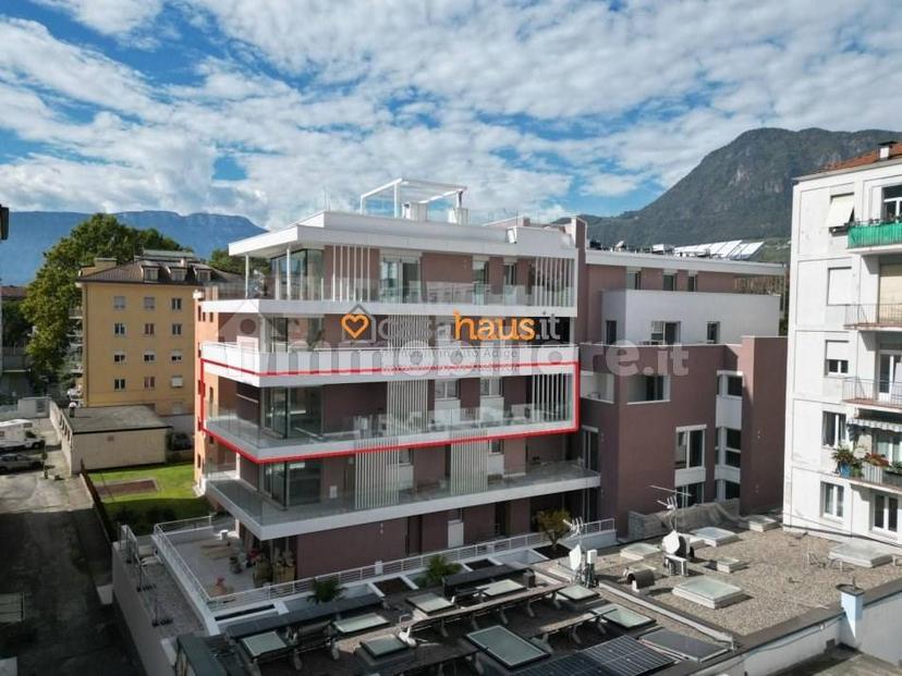 Trilocale nuovo, terzo piano, Centro, Bolzano — foto 5 di 7