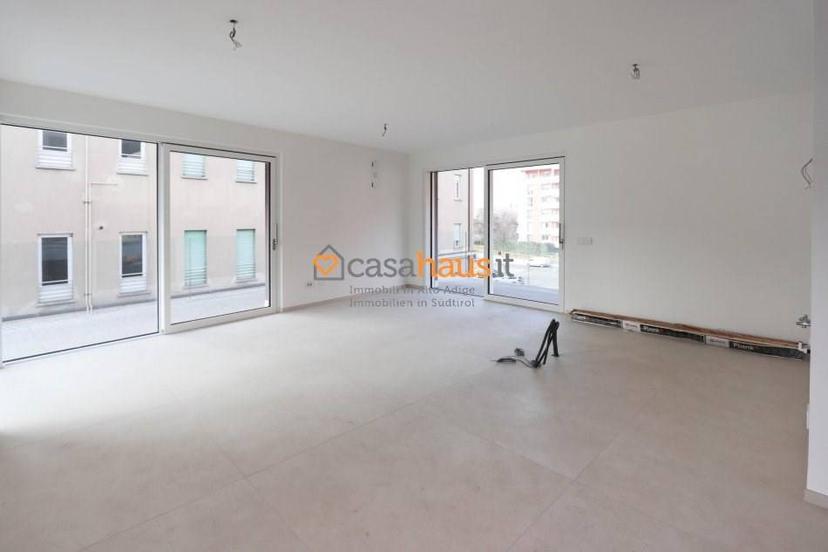 Trilocale nuovo, quarto piano, Centro, Bolzano — foto 2 di 6