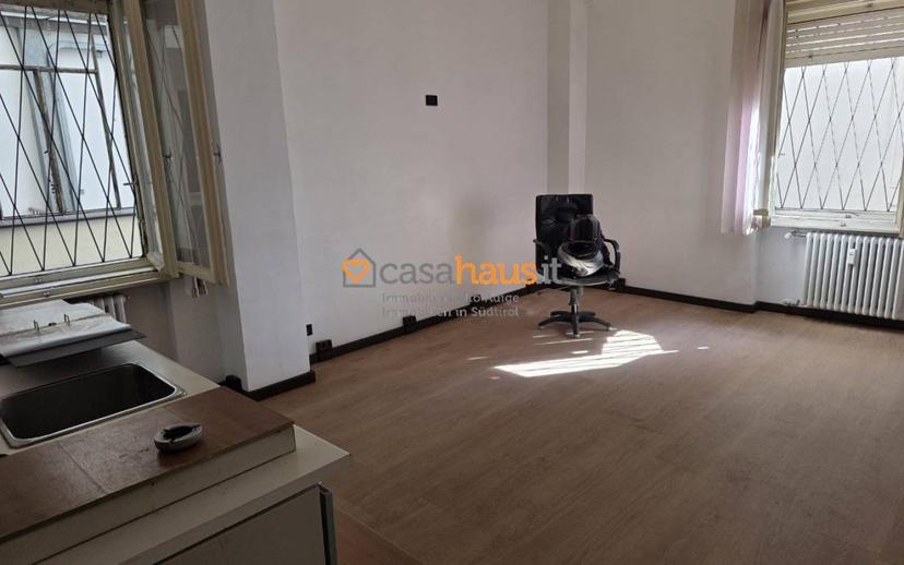 Monolocale ottimo stato, primo piano, Centro, Bolzano — foto 4 di 11