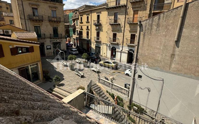 Quadrilocale via Pergusa 46, Centro, Enna — foto 3 di 16