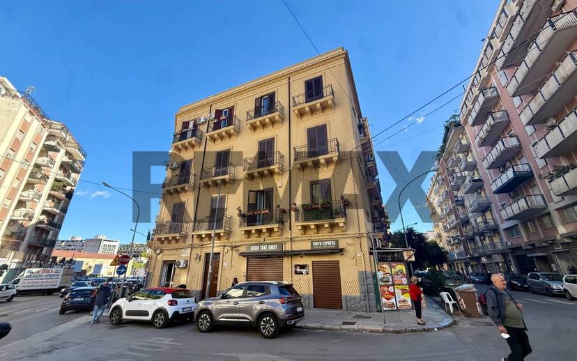 Trilocale piazza Raffaele Busacca 2, Malaspina, Palermo — foto 9 di 9