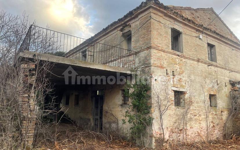 Casa colonica via Villa Zara, Fermo — foto 3 di 5