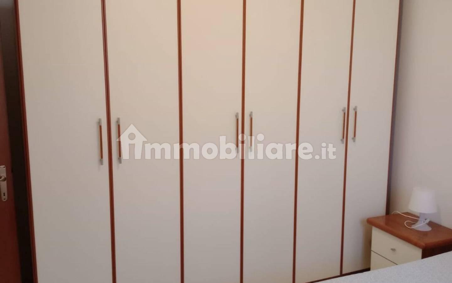 Bilocale via Raffaello Carrara, Centro, Albino