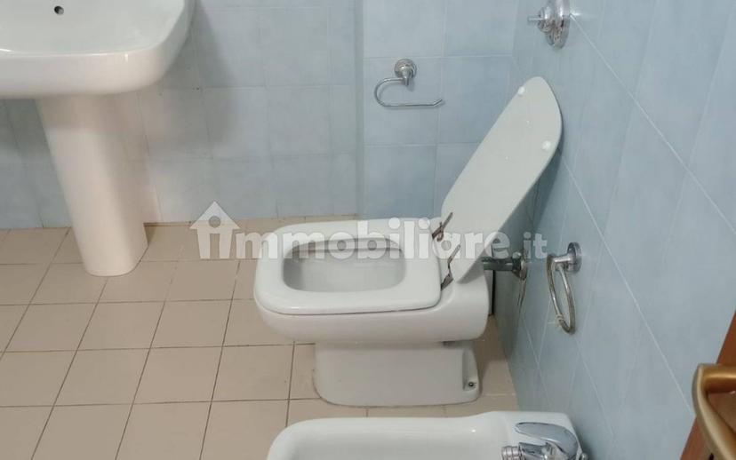 Bilocale via Raffaello Carrara, Centro, Albino — foto 2 di 15