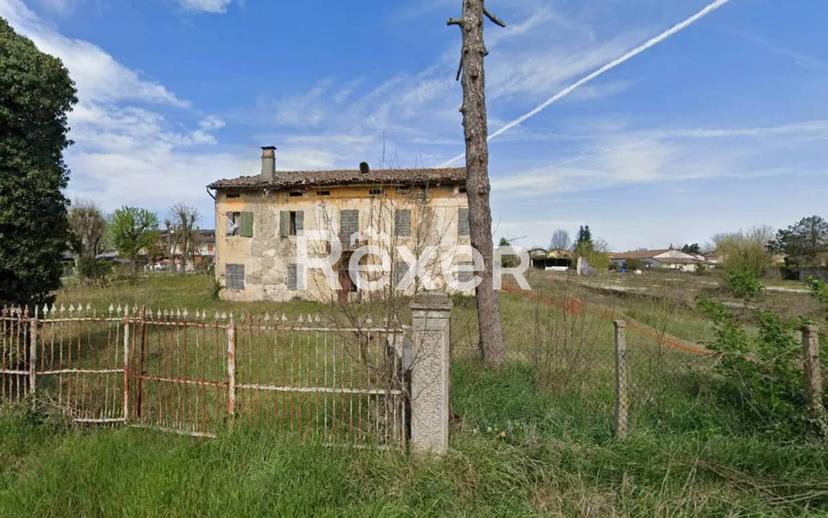 Rustico via Falzoni, Frazioni Nord, Cento