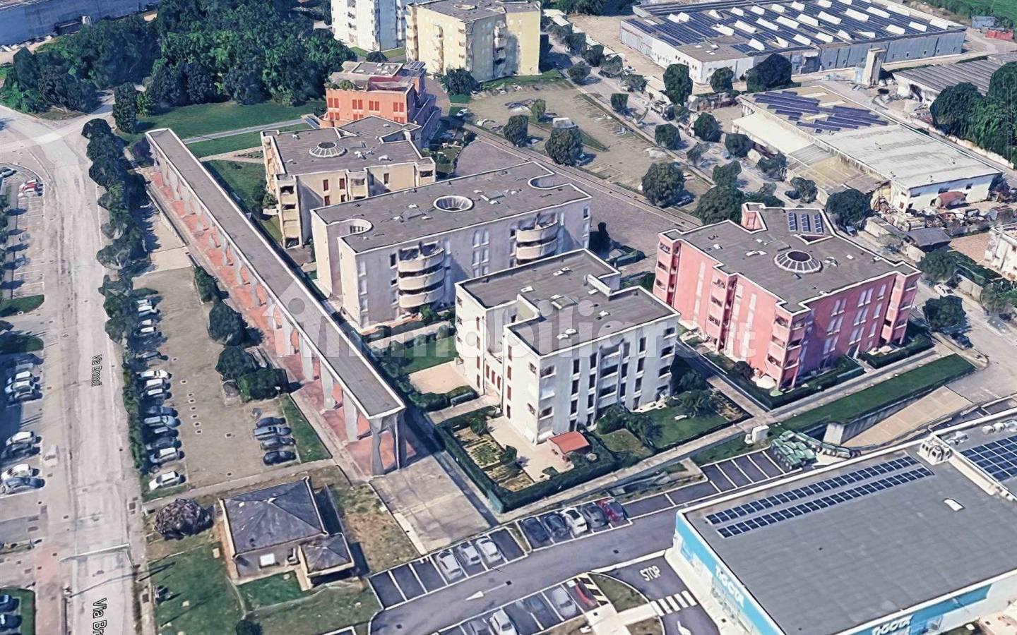Trilocale buono stato, secondo piano, Centro, Paese