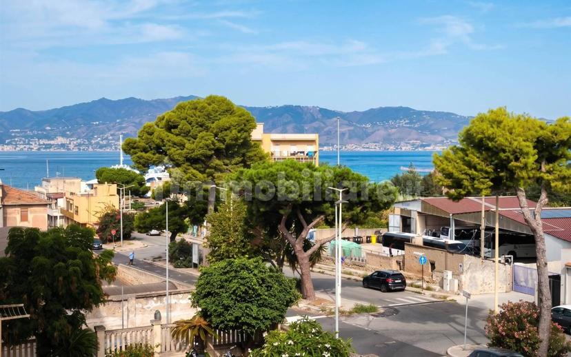 Quadrilocale viale Tommaso Campanella 27, Centro, Villa San Giovanni — foto 12 di 24