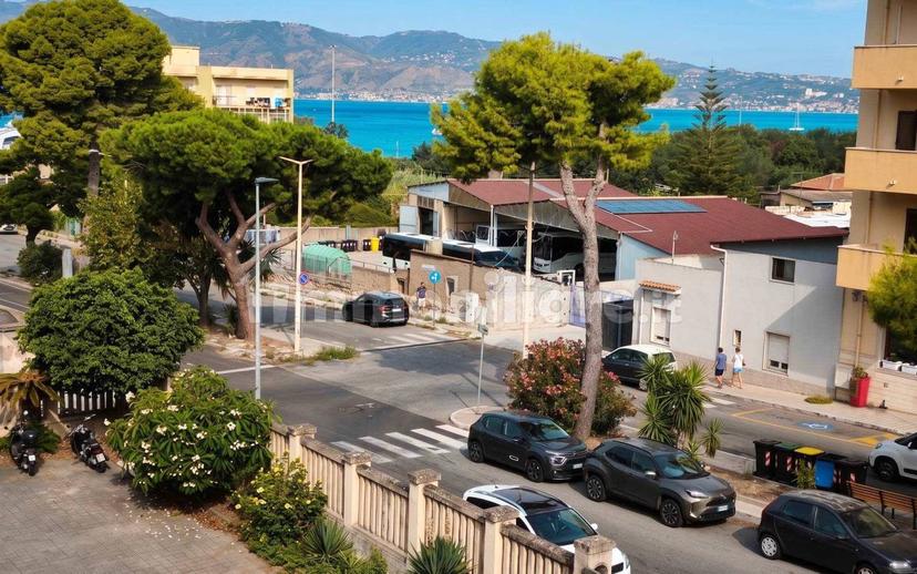 Quadrilocale viale Tommaso Campanella 27, Centro, Villa San Giovanni — foto 2 di 24