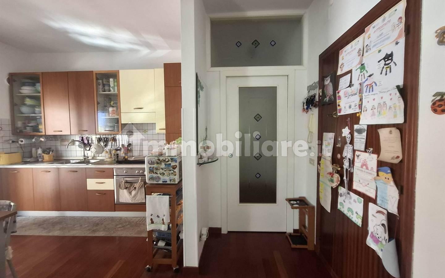 Trilocale ottimo stato, primo piano, Centro, Falconara Marittima