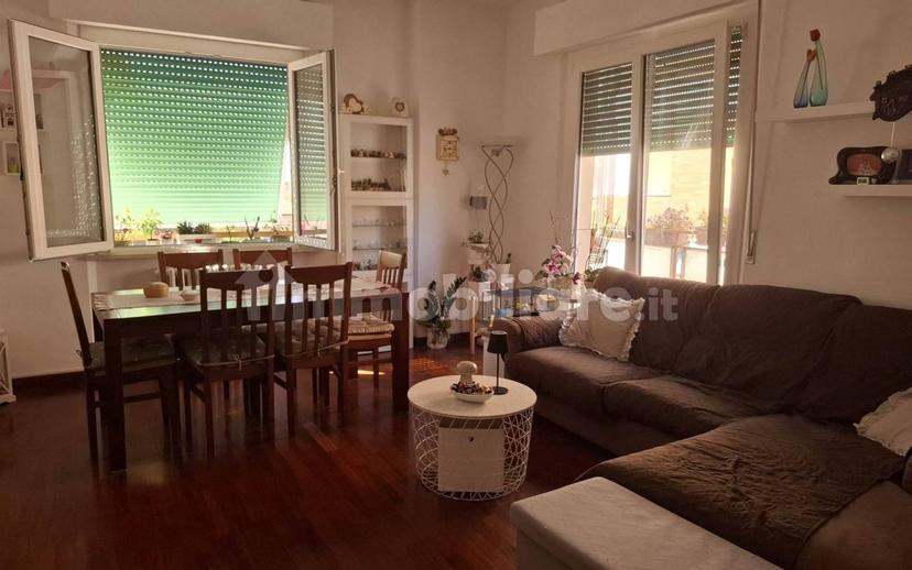 Trilocale ottimo stato, primo piano, Centro, Falconara Marittima — foto 4 di 11