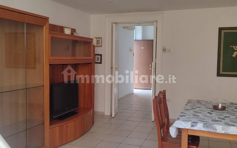 Trilocale via Pietro Ravanas 57, Libertà, Bari