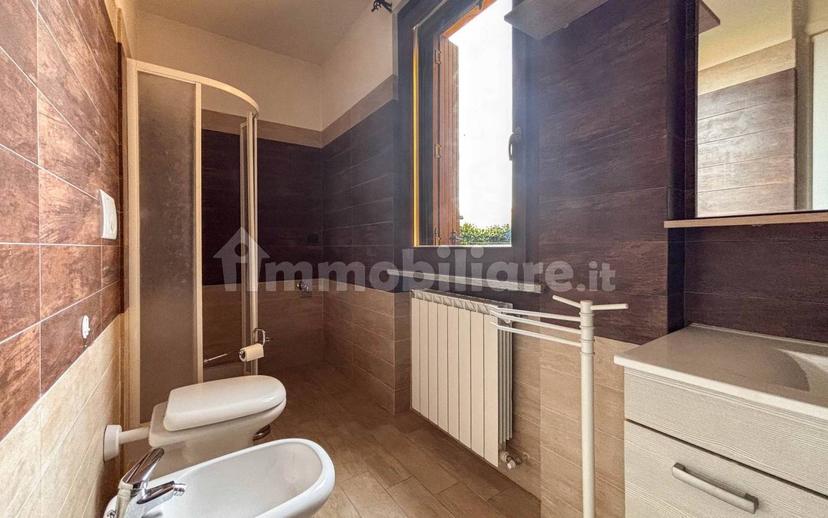 Trilocale via San Michele, Varano Borghi — foto 13 di 36