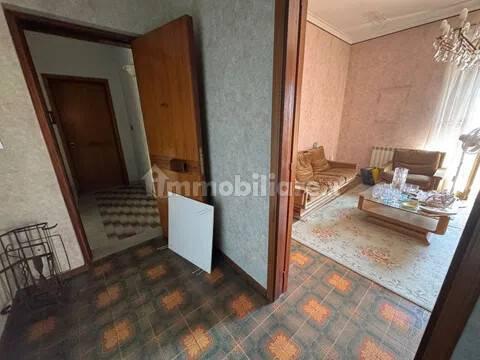 Appartamento da ristrutturare, secondo piano, Centro, Gravina di Catania — foto 2 di 20