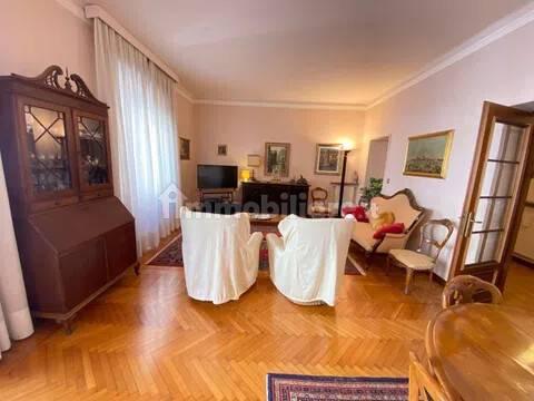 Trilocale via Fiume, 34, Porto Vecchio, Sanremo
