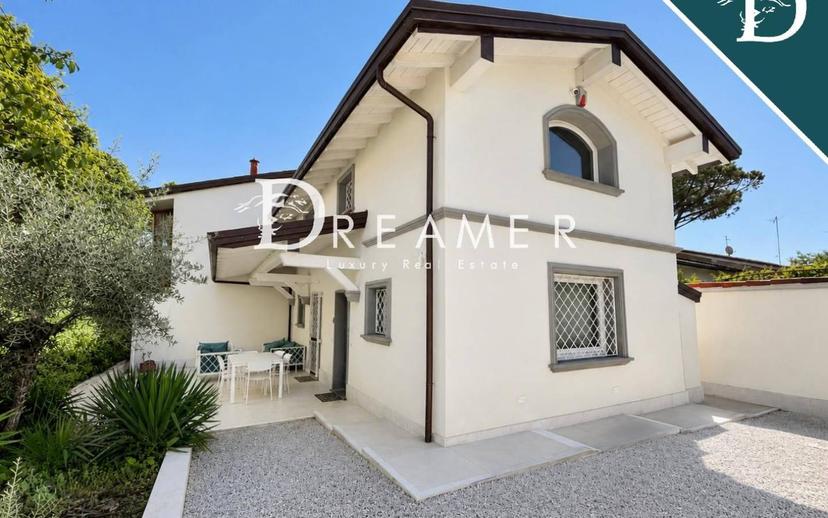 Appartamento in villa via Piave, 18, Centro, Forte dei Marmi — foto 10 di 23
