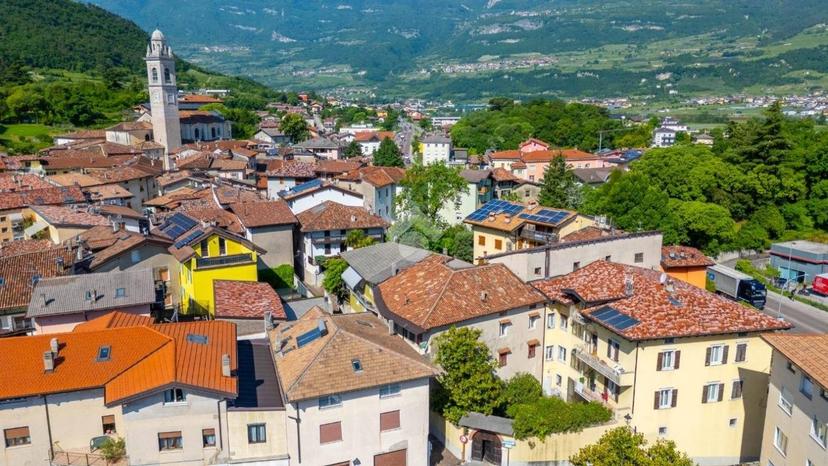 Trilocale via Raffaelli 25, Volano