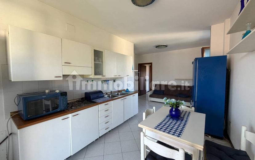 Bilocale buono stato, secondo piano, Centro, San Felice del Benaco — foto 4 di 8