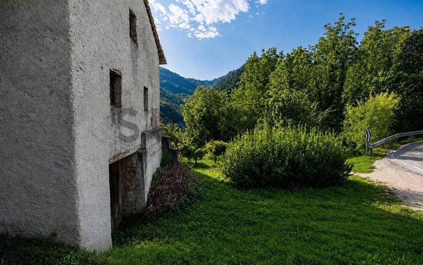 Rustico, da ristrutturare, 200 m², Staro, Valli del Pasubio — foto 3 di 12