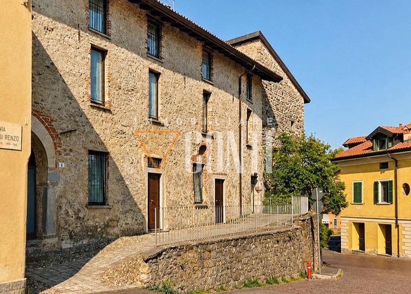 Trilocale via Cola di Rienzo, Masnago, Varese — foto 6 di 10
