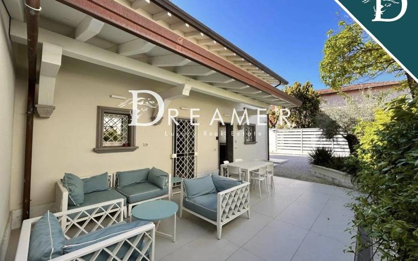 Appartamento in villa via Piave, 18, Centro, Forte dei Marmi — foto 6 di 23