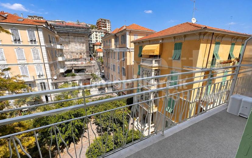 Bilocale corso Giuseppe Garibaldi , 123, Teatro Ariston, Sanremo — foto 3 di 31
