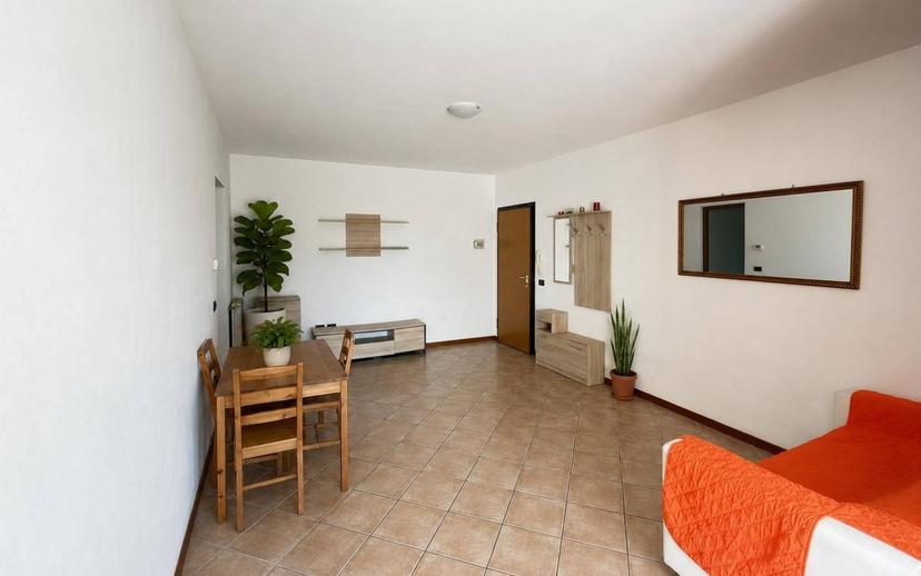 Trilocale viale Monte Grappa 20A, Centro, Castel Goffredo