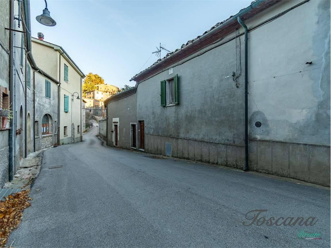 Appartamento via Alduino Barlettai, 25, Gerfalco, Montieri