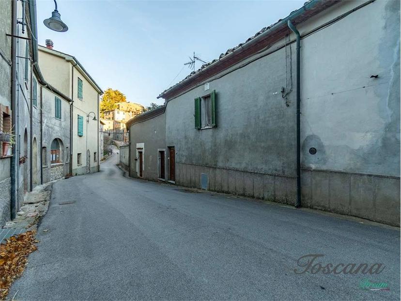 Appartamento via Alduino Barlettai, 25, Gerfalco, Montieri