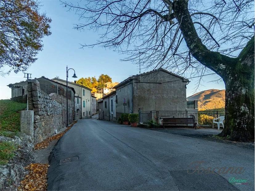 Appartamento via Alduino Barlettai, 25, Gerfalco, Montieri — foto 2 di 33
