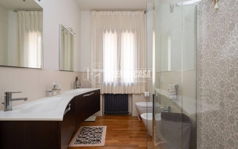 Villa bifamiliare, buono stato, 450 m², Centro, Castellarano — foto 56 di 74