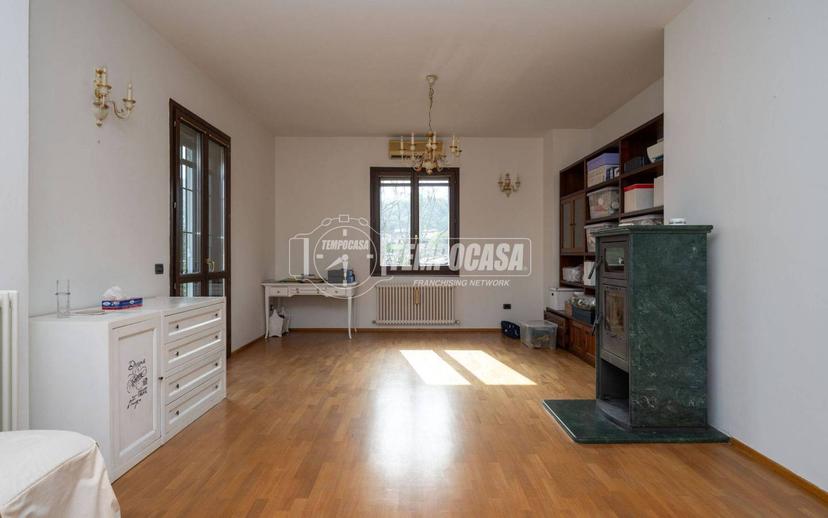 Villa bifamiliare, buono stato, 450 m², Centro, Castellarano — foto 36 di 74