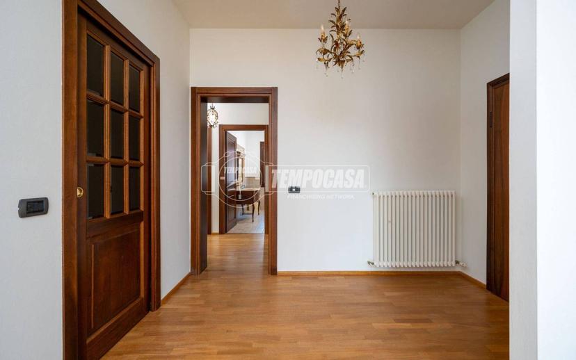 Villa bifamiliare, buono stato, 450 m², Centro, Castellarano — foto 8 di 74