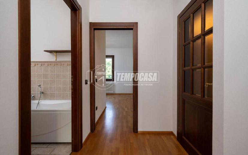 Villa bifamiliare, buono stato, 450 m², Centro, Castellarano — foto 5 di 74
