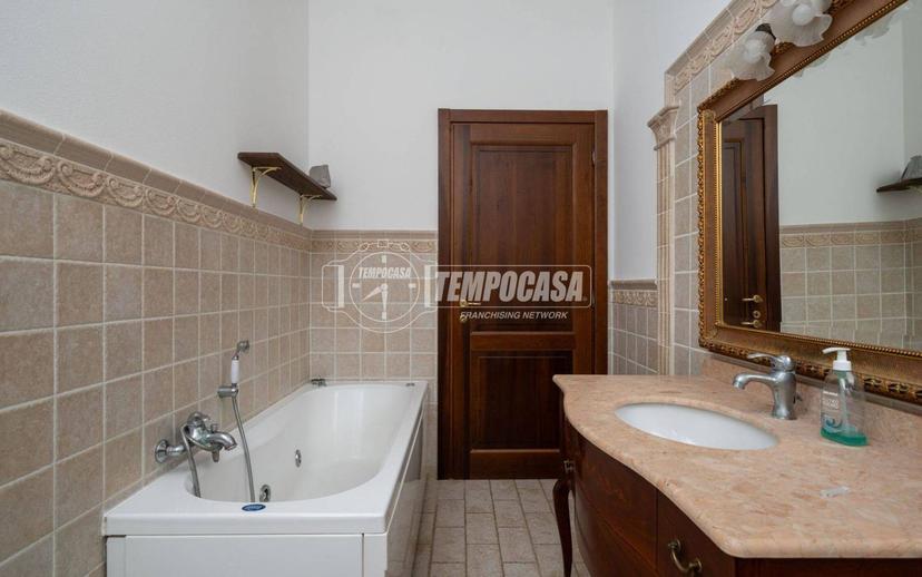 Villa bifamiliare, buono stato, 450 m², Centro, Castellarano — foto 55 di 74