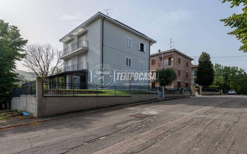 Villa bifamiliare, buono stato, 450 m², Centro, Castellarano — foto 13 di 74