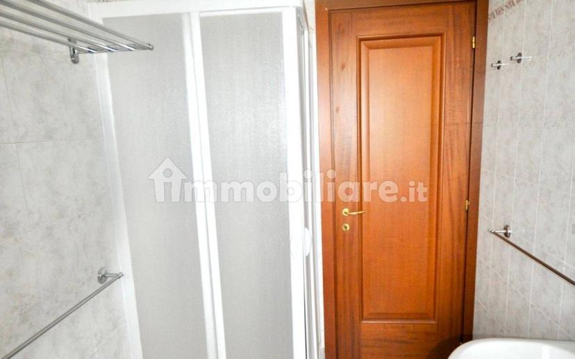 Bilocale viale Alberto Pisani Dossi 5, Sant'Antonio, Novara
