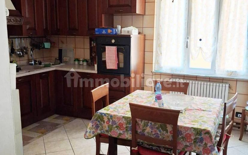 Trilocale piazza della Libertà 4, Borghetto Santo Spirito — foto 10 di 33