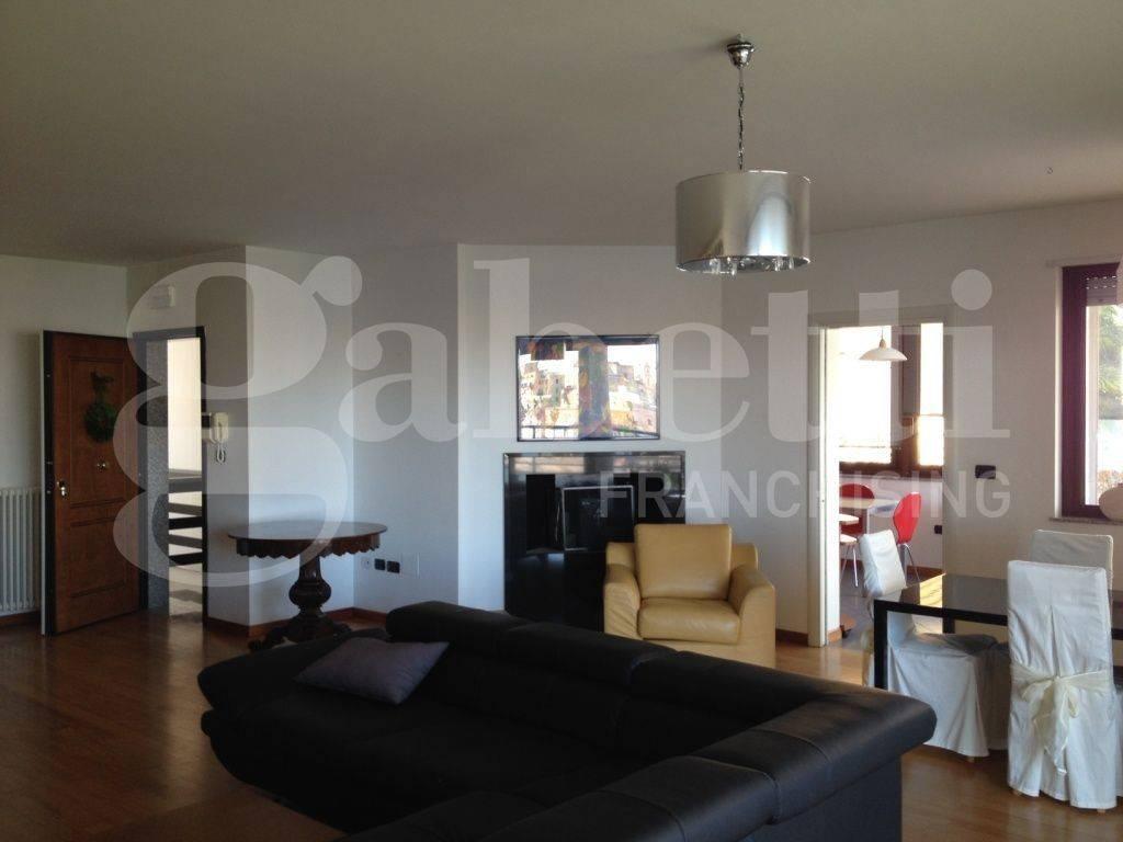 Trilocale via XV Novembre, 36, Casale - Materdomini, Brindisi