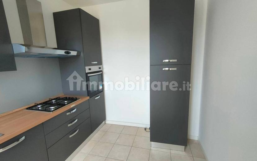 Trilocale ottimo stato, primo piano, Centro, Isola Rizza — foto 6 di 16