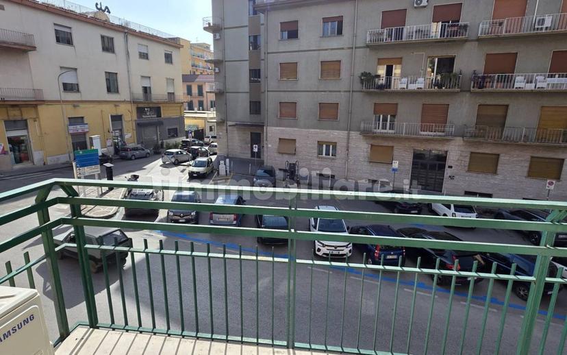 Appartamento buono stato, primo piano, Centro Storico, Benevento — foto 3 di 19