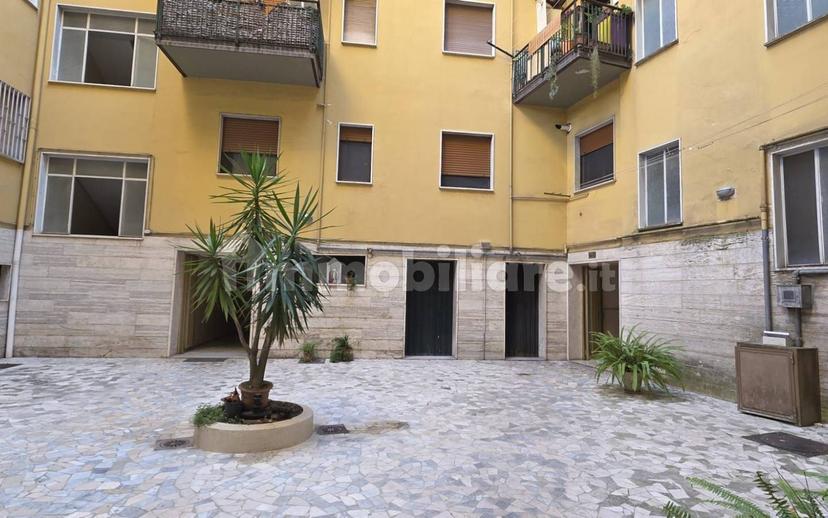Appartamento buono stato, primo piano, Centro Storico, Benevento — foto 15 di 19