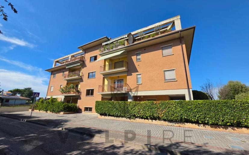 Attico ottimo stato, 145 m², Bastia Umbra — foto 20 di 30